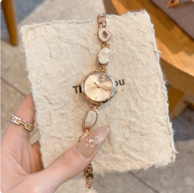 Irregular Swan - Milk Tea